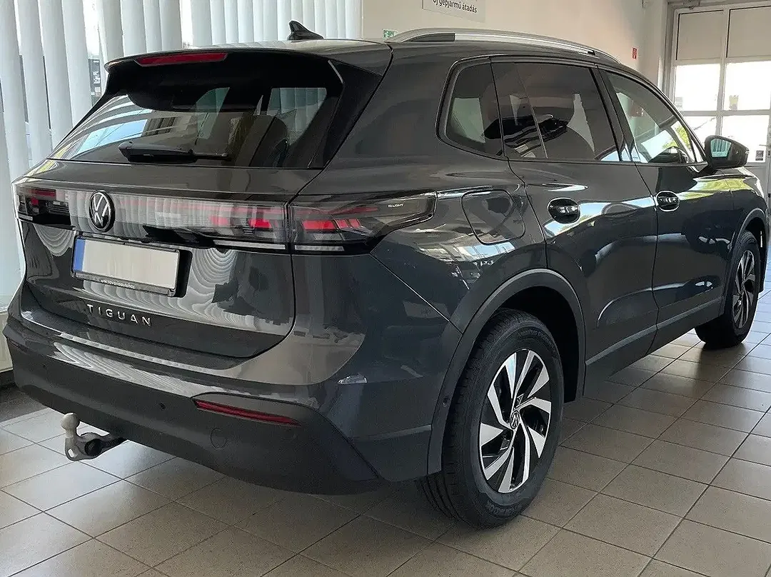 Volkswagen Tiguan - Thumbnail 2