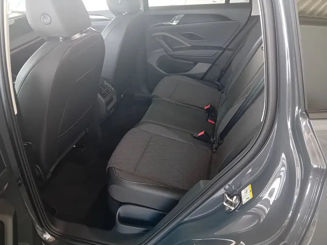 Volkswagen Tiguan - Thumbnail 5