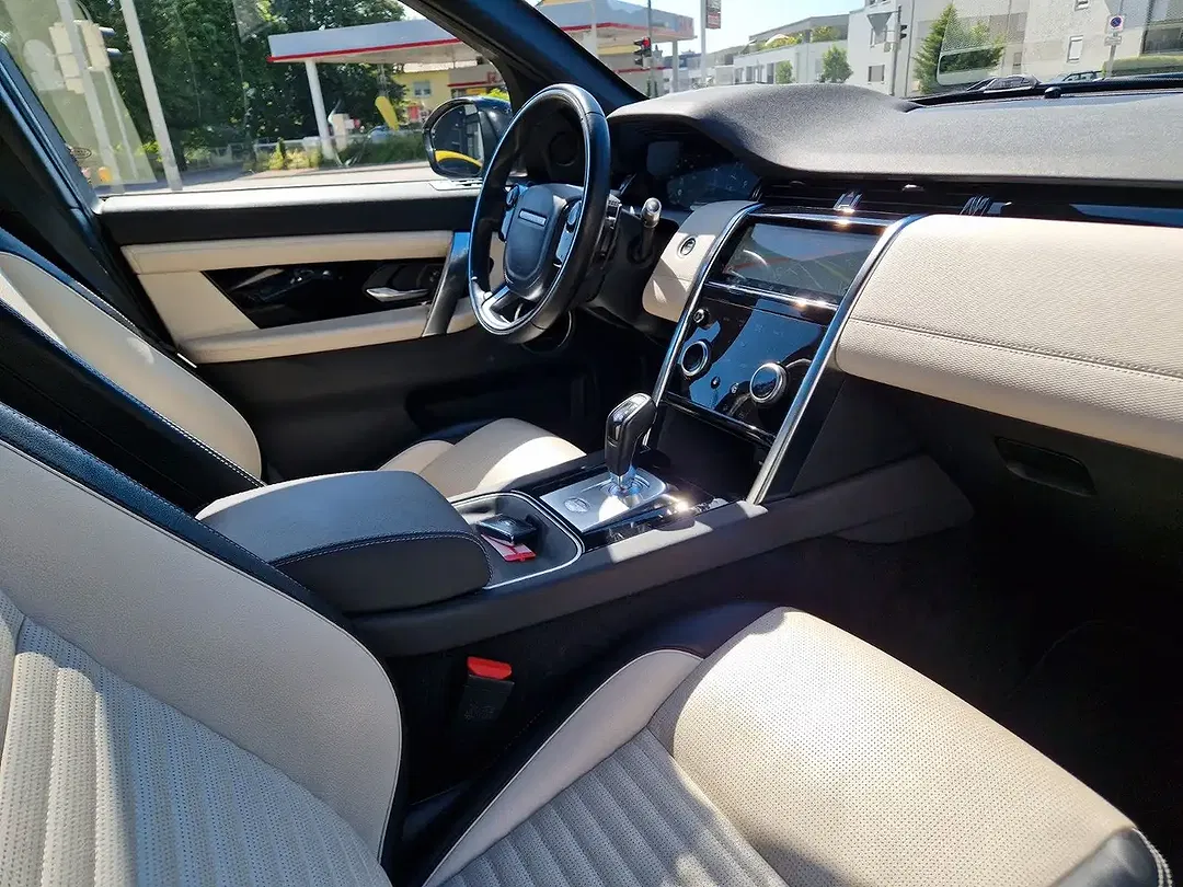 Land Rover Discovery Sport - Thumbnail 15