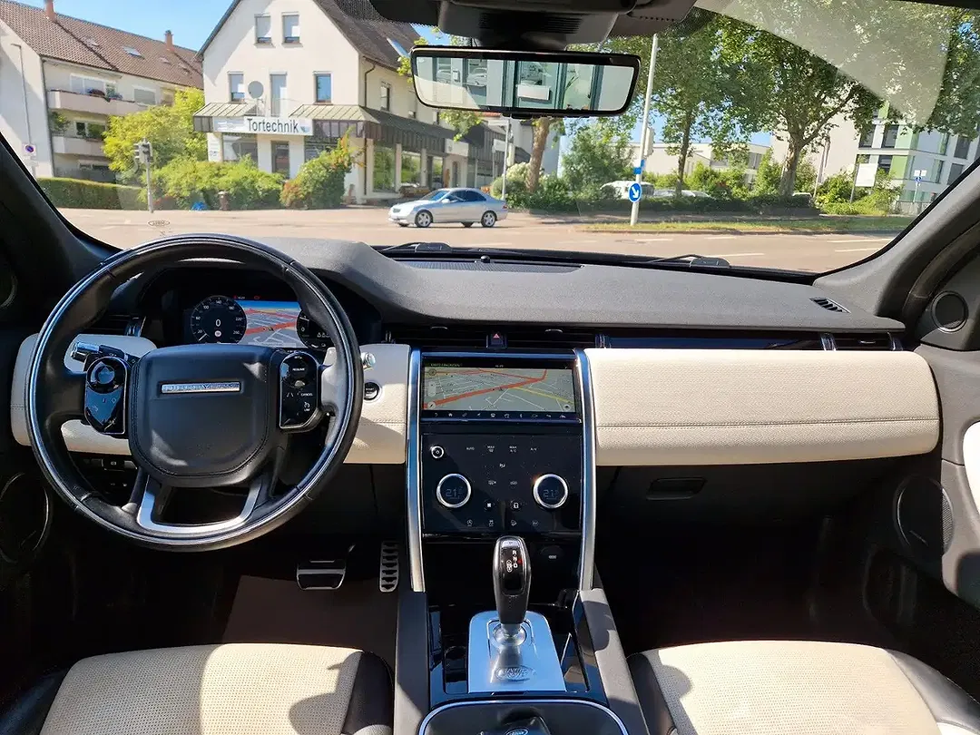Land Rover Discovery Sport - Thumbnail 19