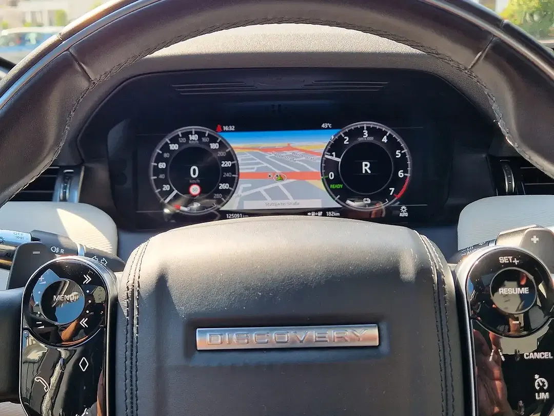 Land Rover Discovery Sport - Thumbnail 21
