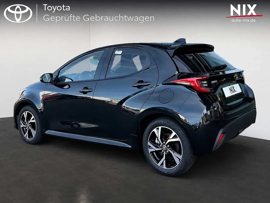 Toyota Yaris - Thumbnail 2