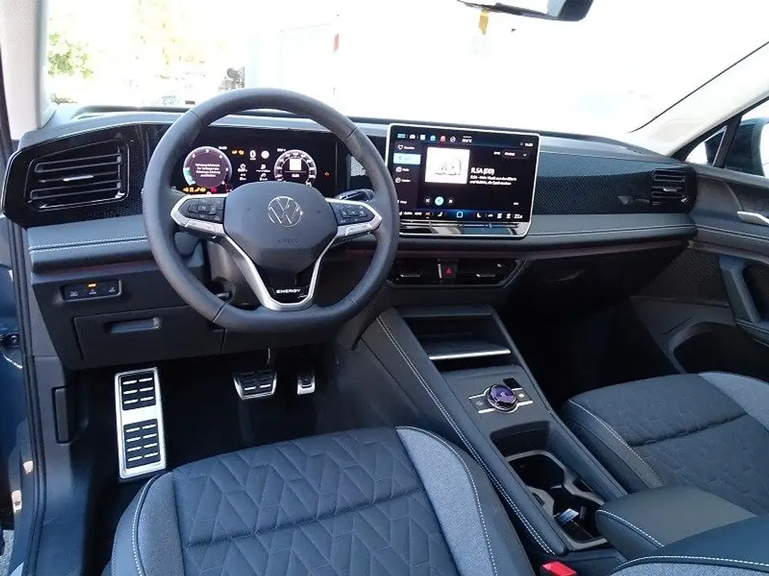 Volkswagen Tiguan - Thumbnail 10