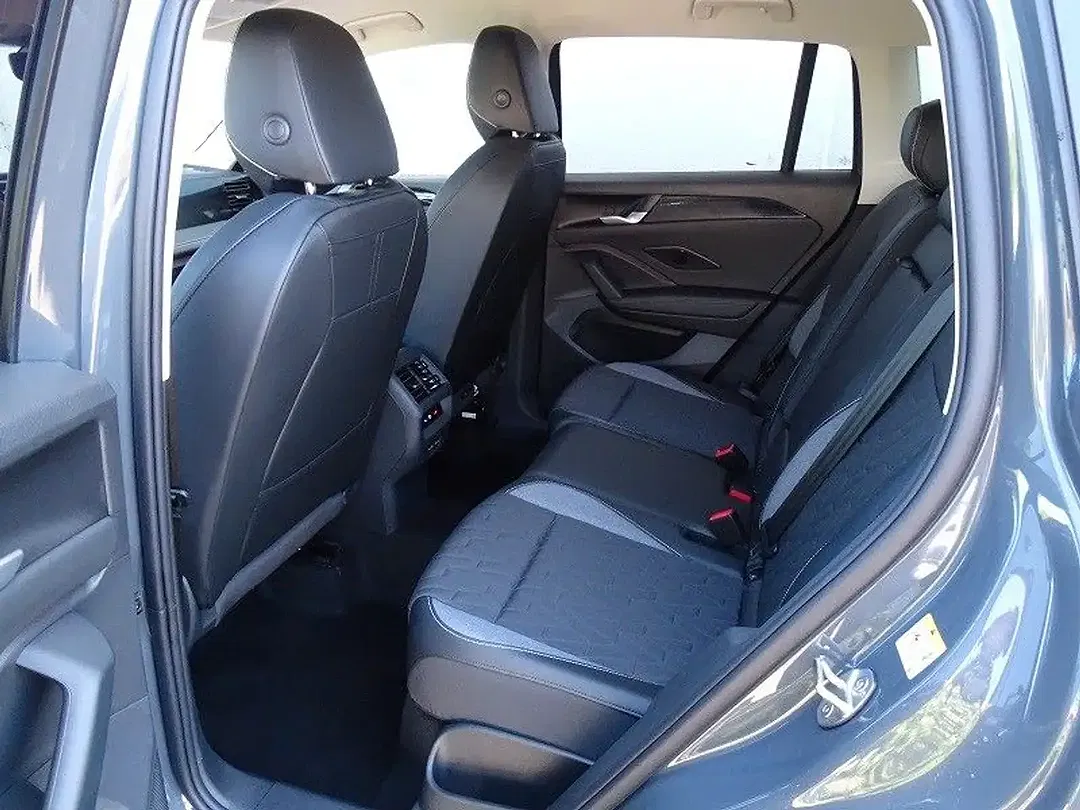 Volkswagen Tiguan - Thumbnail 11
