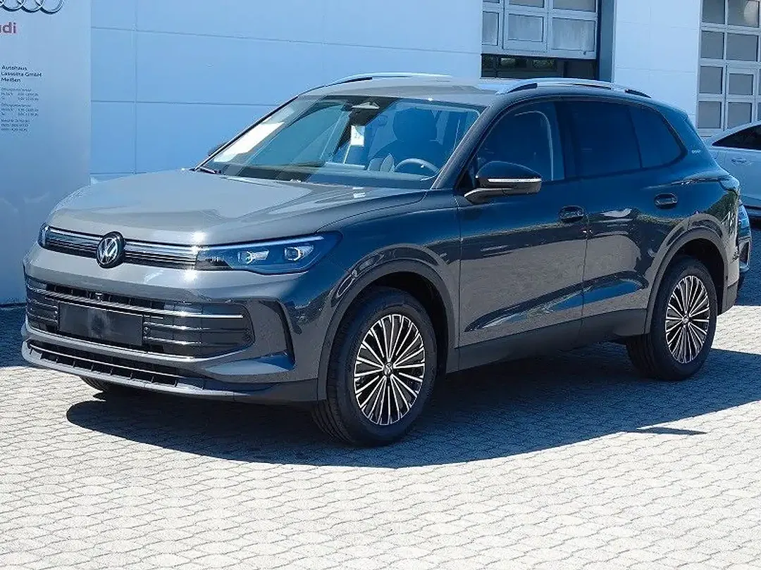 Volkswagen Tiguan - Thumbnail 3