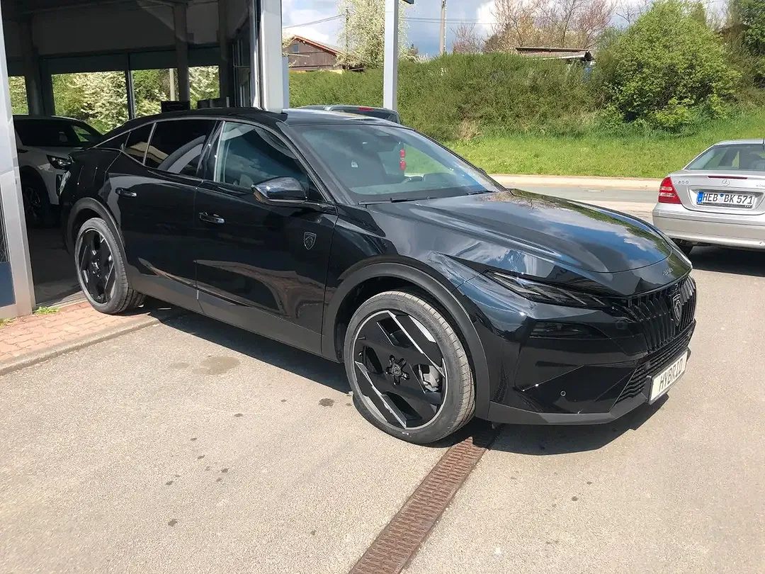 Peugeot 408 - Thumbnail 9