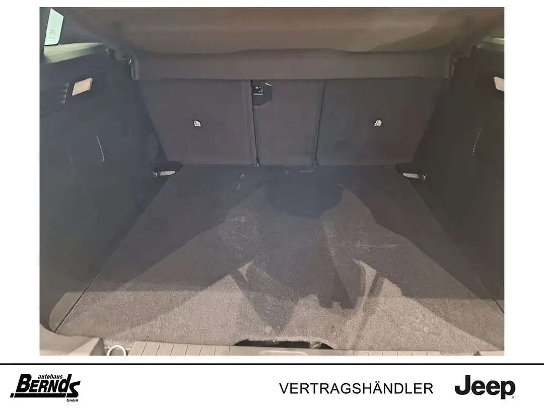 Jeep Compass - Thumbnail 9