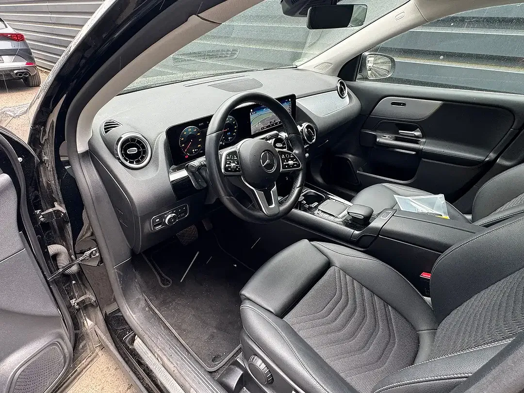 Mercedes-Benz GLA 250 - Thumbnail 3