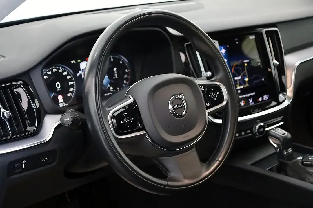 Volvo V60 Momentum Pro - foto 15