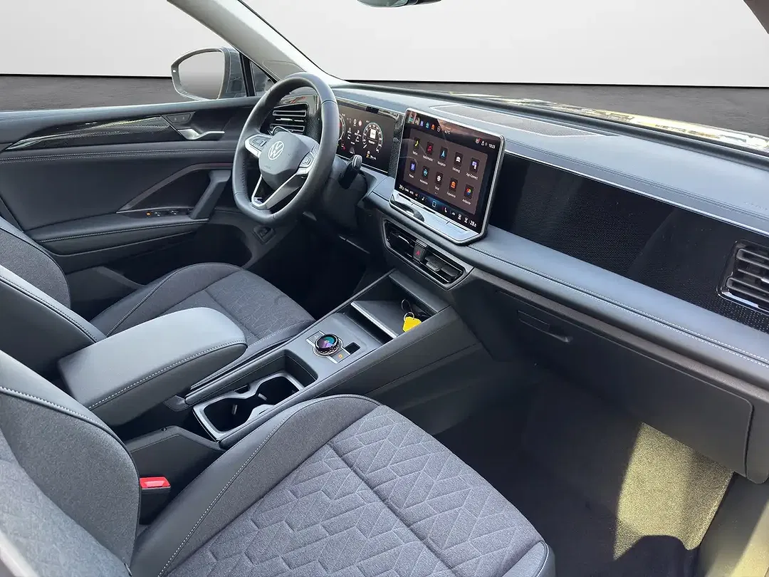 Volkswagen Tiguan - Thumbnail 13