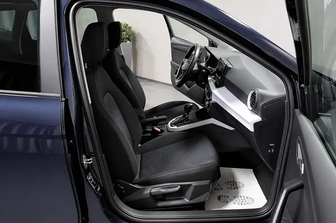SEAT Arona - Thumbnail 3