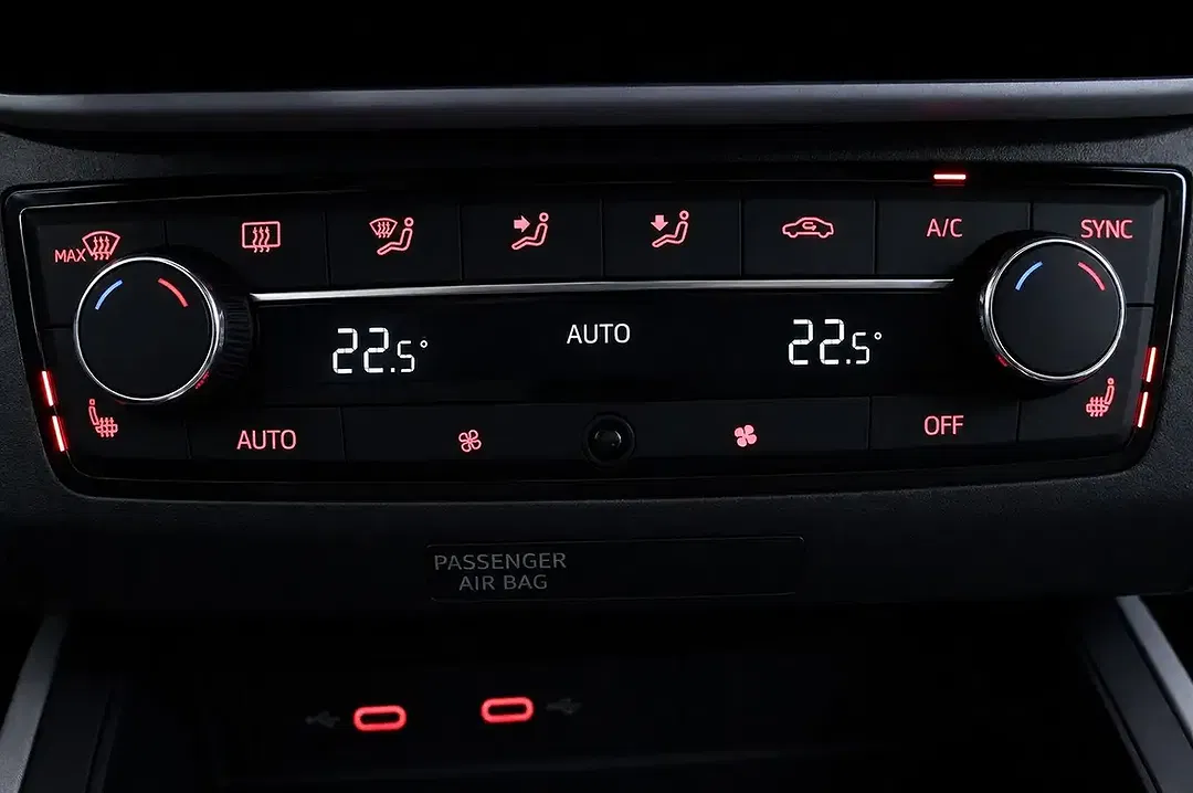 SEAT Arona - Thumbnail 5