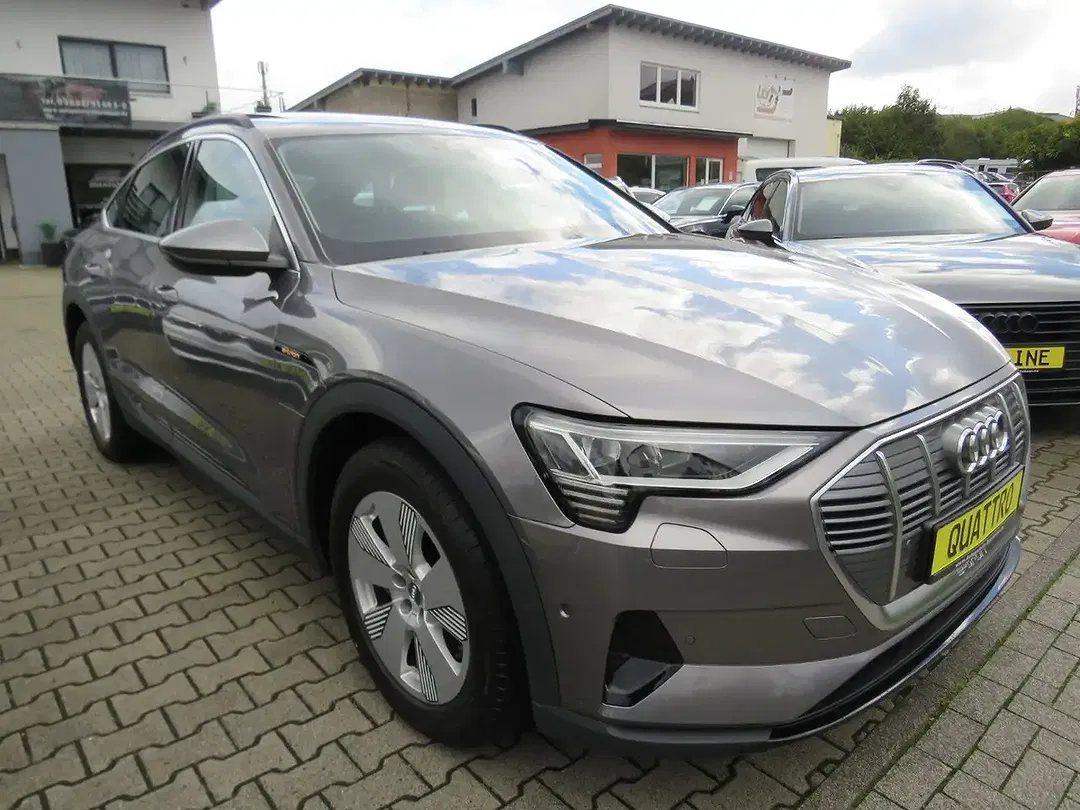 Audi e-tron - Thumbnail 3