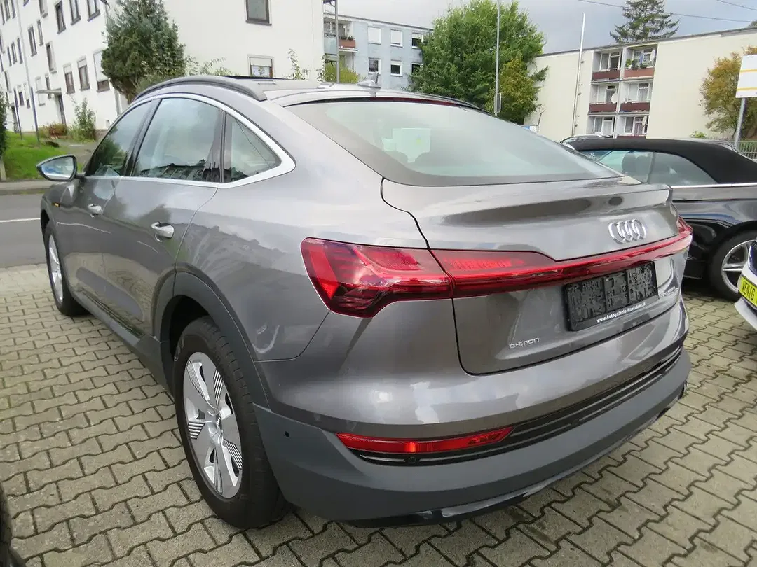 Audi e-tron - Thumbnail 4