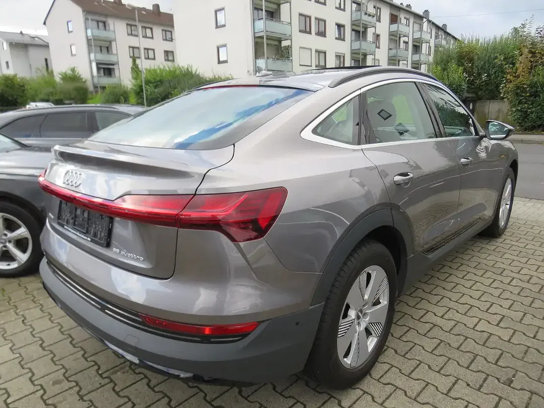 Audi e-tron - Thumbnail 6