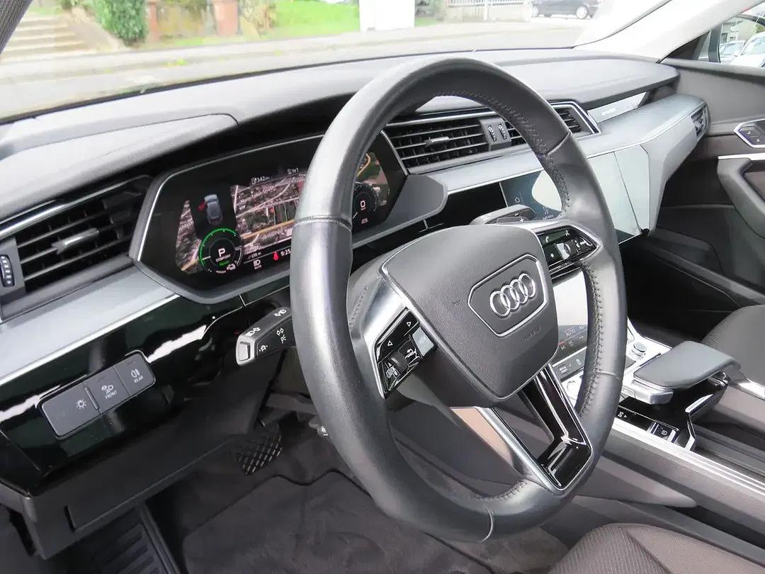 Audi e-tron - Thumbnail 9