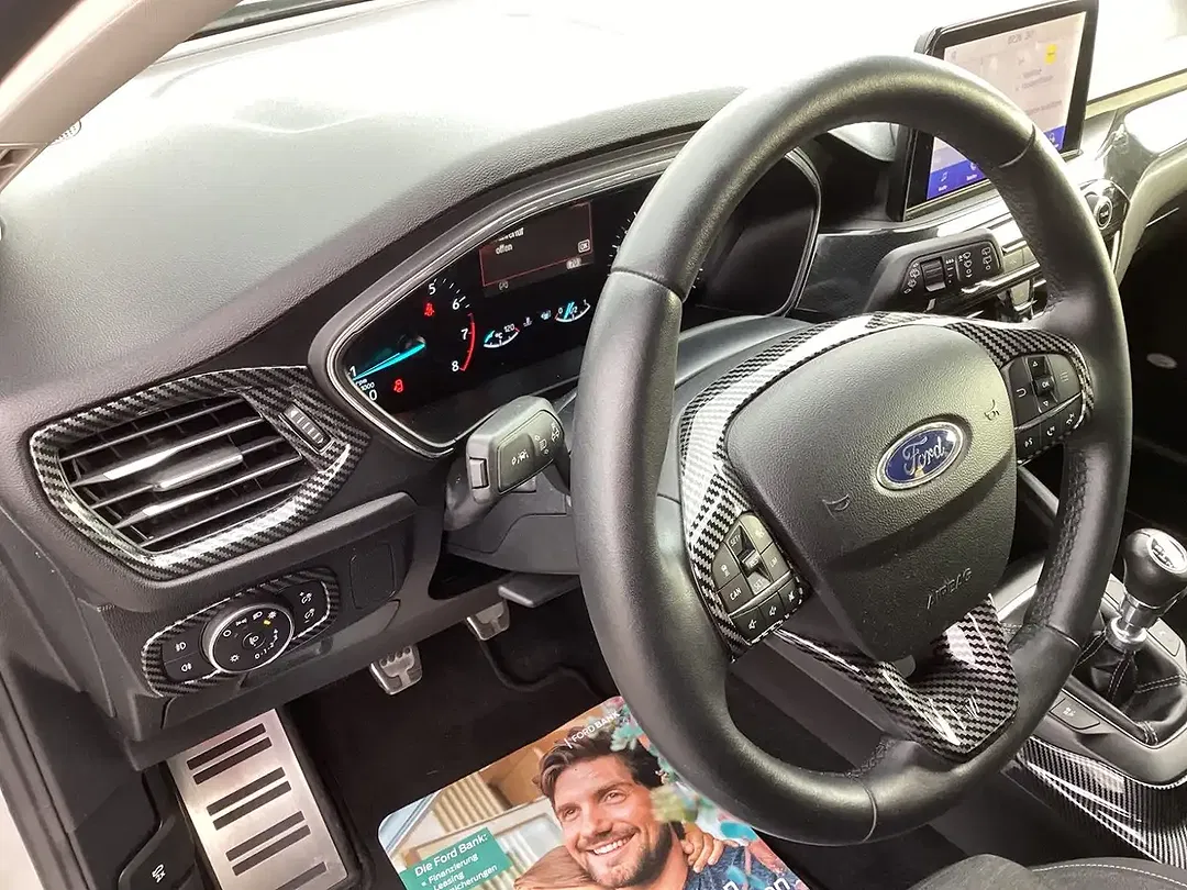 Ford Focus - Thumbnail 16