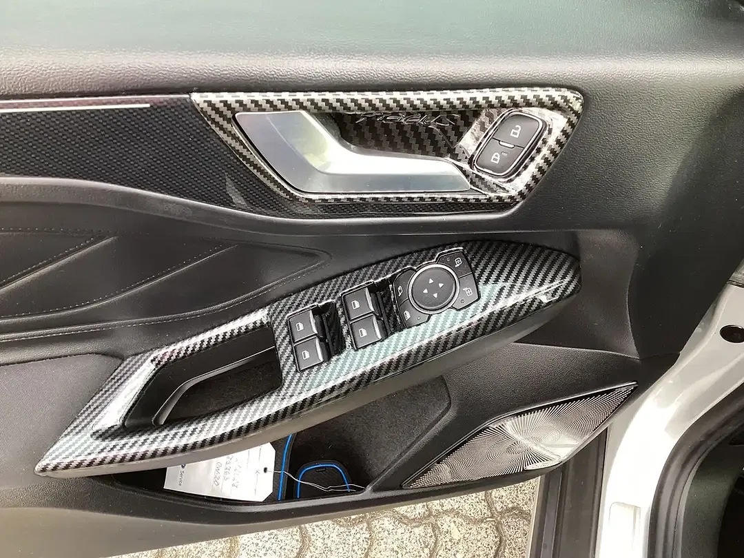 Ford Focus - Thumbnail 18