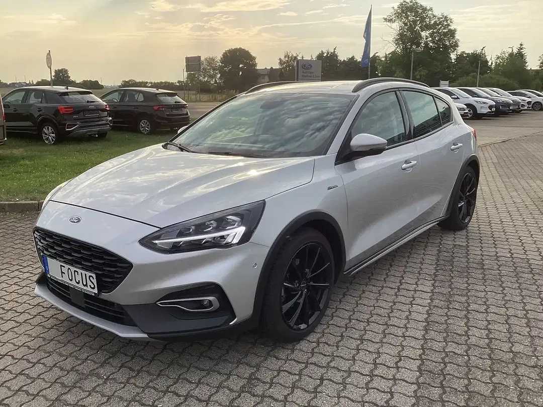 Ford Focus Active - foto 22