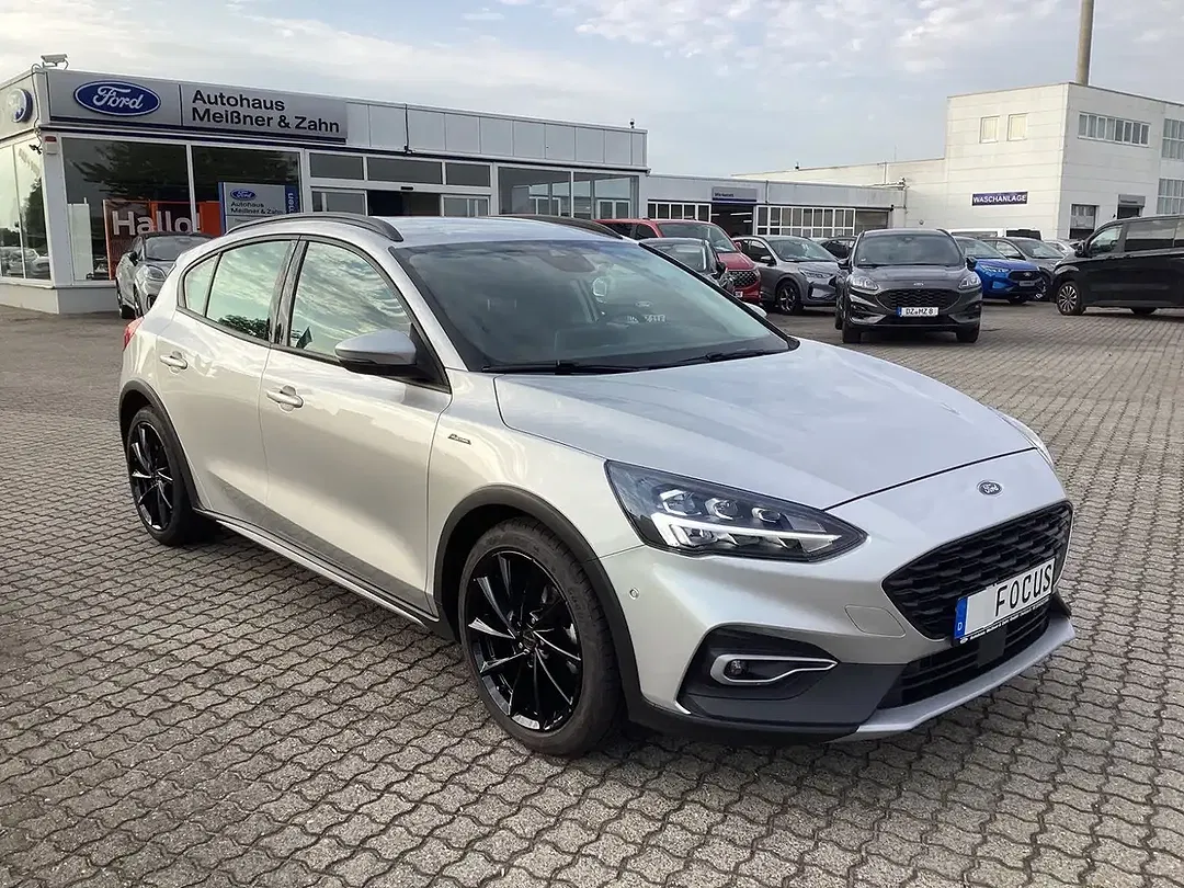 Ford Focus - Thumbnail 6