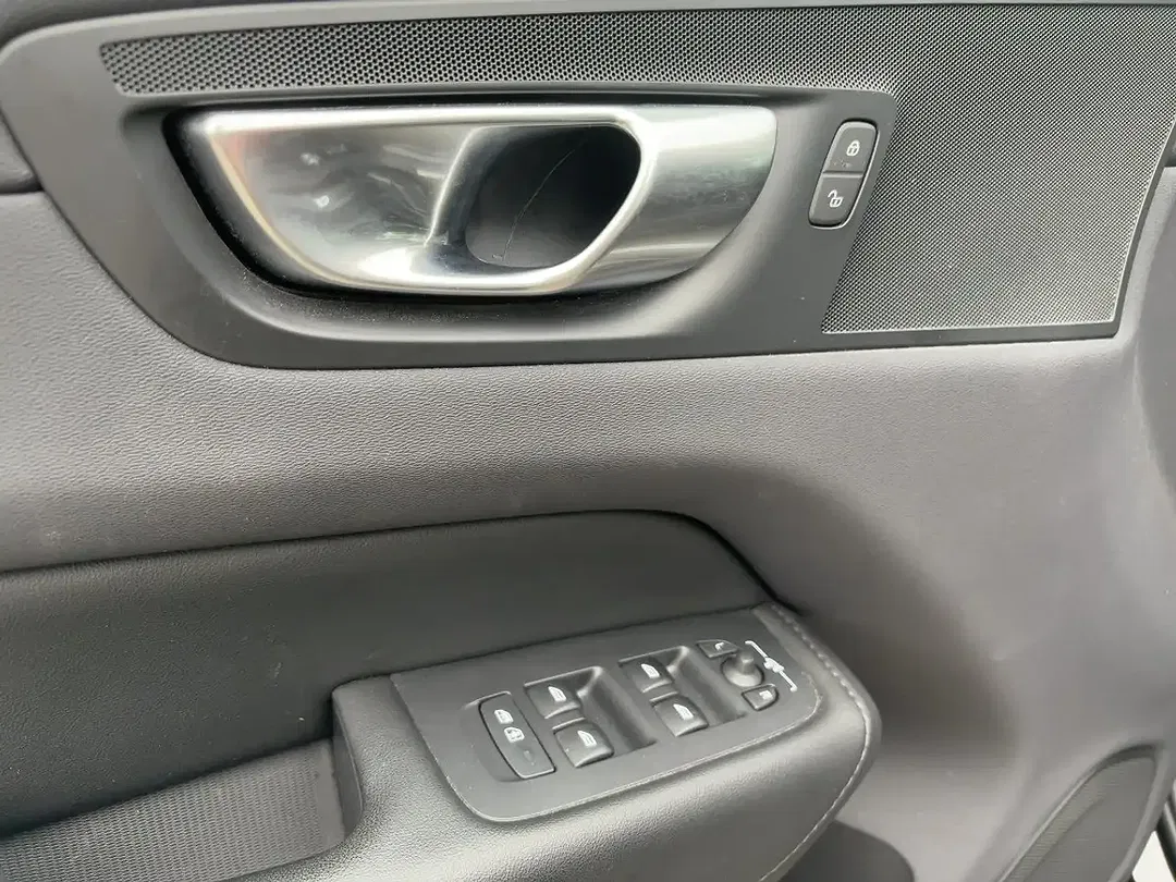 Volvo XC60 - Thumbnail 12