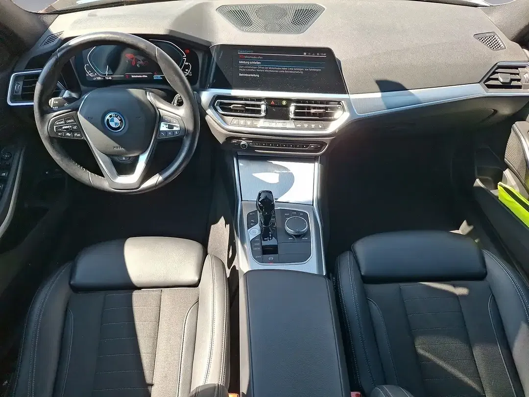 BMW 320 - Thumbnail 12