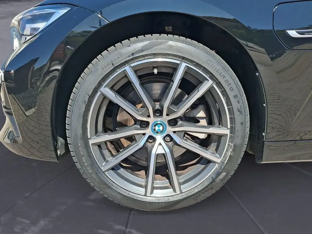 BMW 320 - Thumbnail 7
