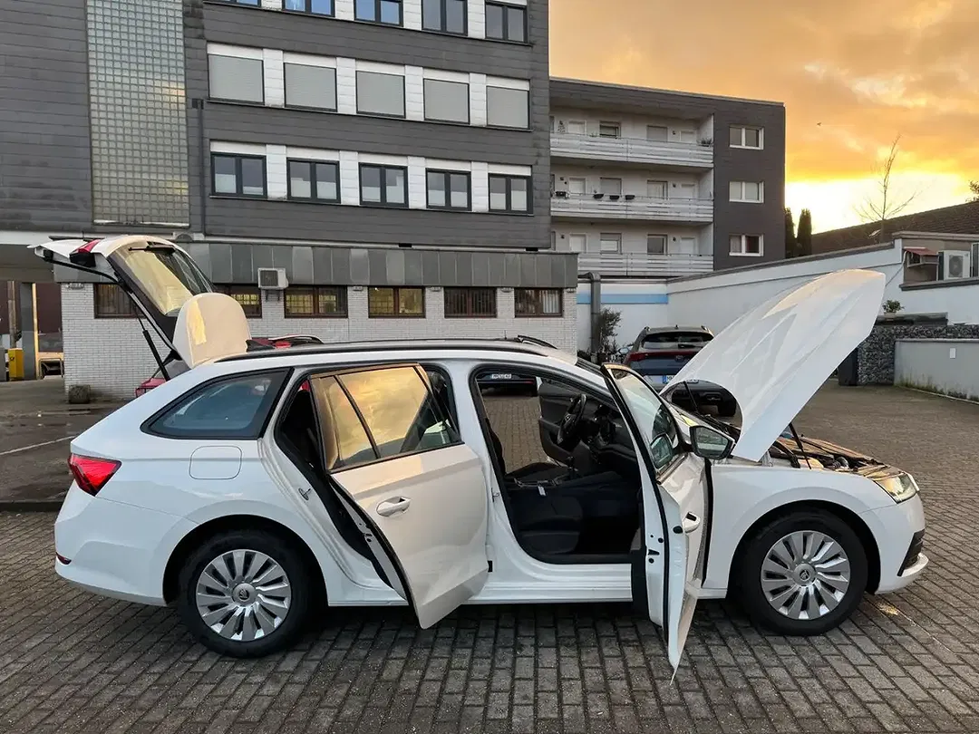 Skoda Octavia Combi - foto 8