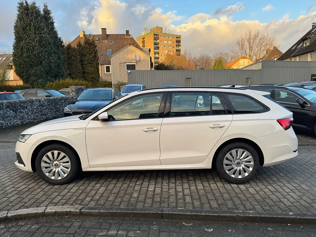 Skoda Octavia - Thumbnail 4