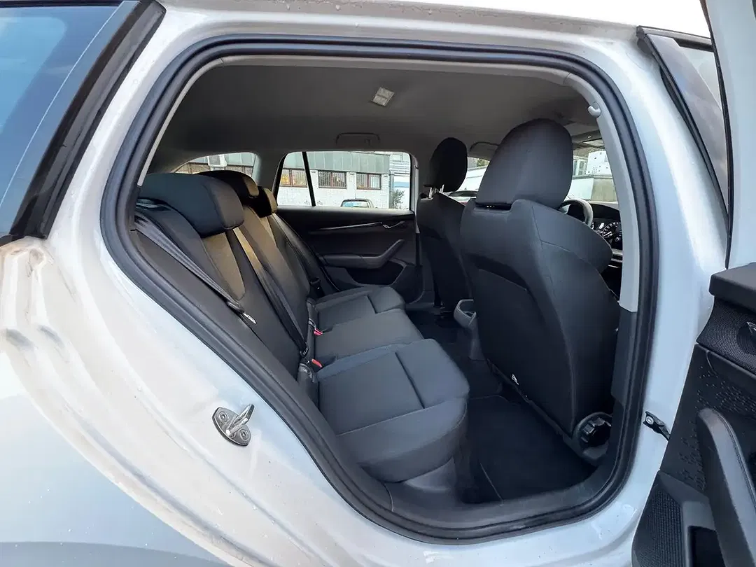 Skoda Octavia - Thumbnail 5
