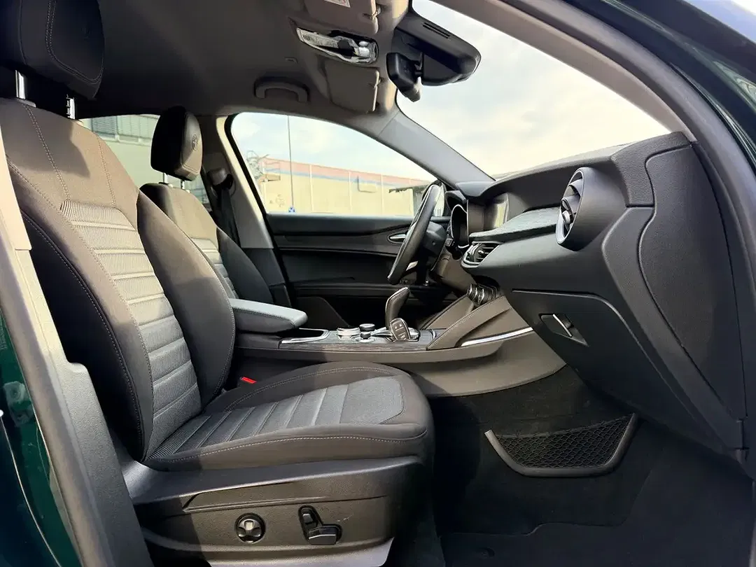 Alfa Romeo Stelvio - Thumbnail 11