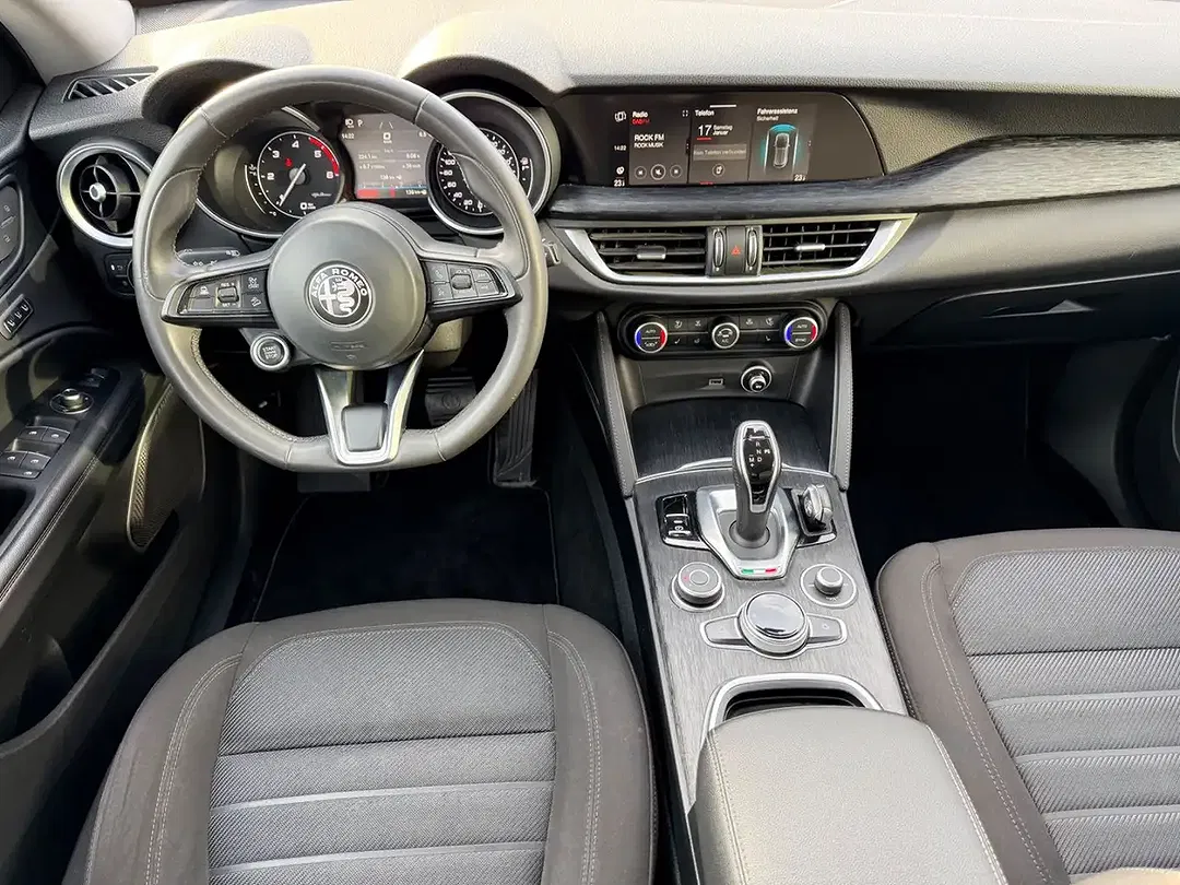 Alfa Romeo Stelvio - Thumbnail 14