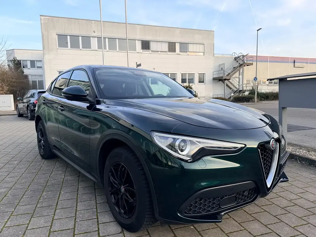 Alfa Romeo Stelvio - Thumbnail 3