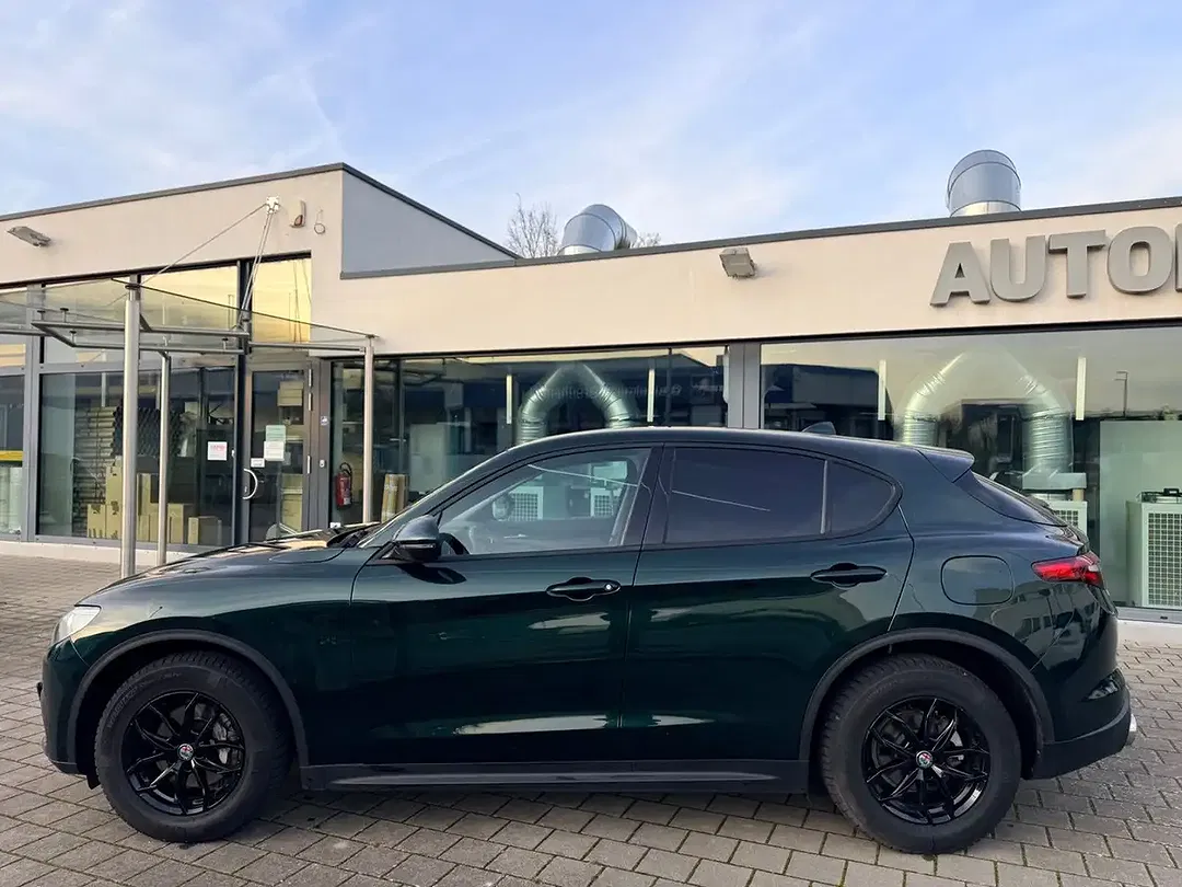 Alfa Romeo Stelvio - Thumbnail 8