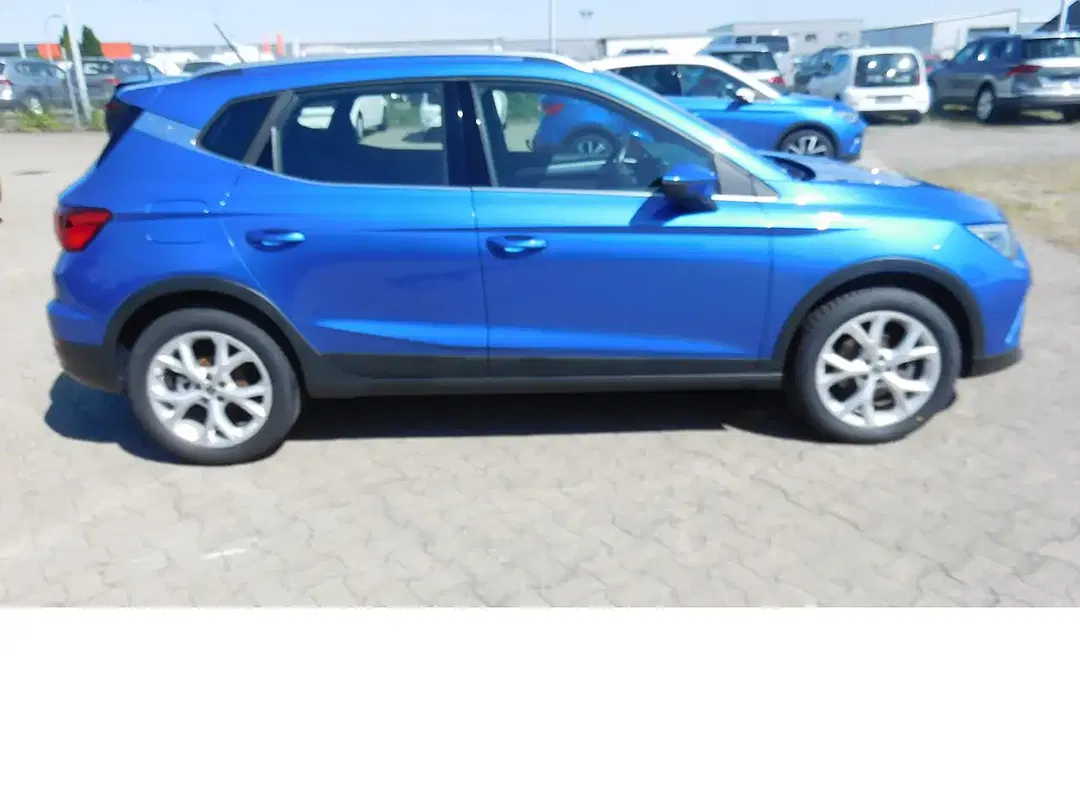 SEAT Arona - Thumbnail 2