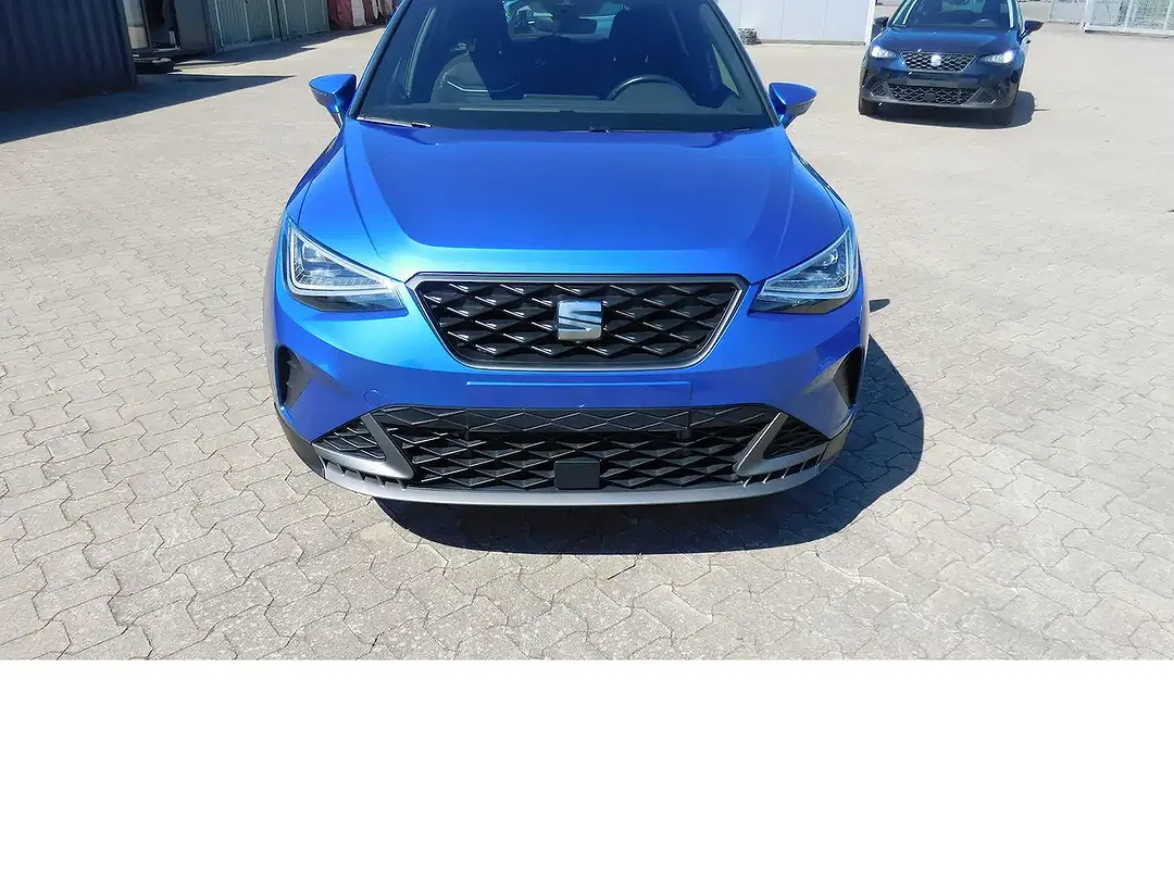 SEAT Arona - Thumbnail 3