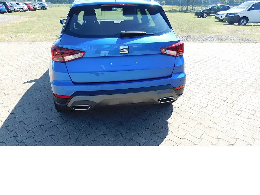 SEAT Arona - Thumbnail 4