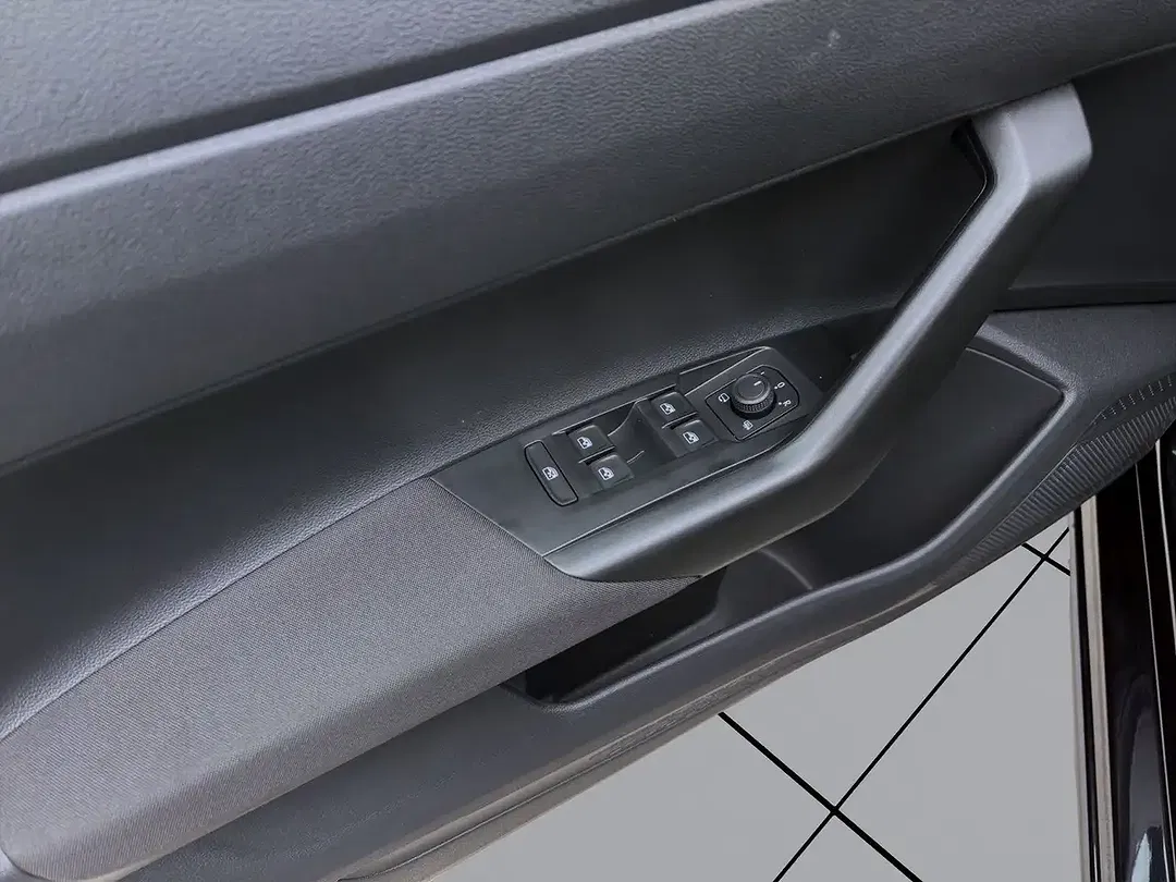 Volkswagen Polo - Thumbnail 11