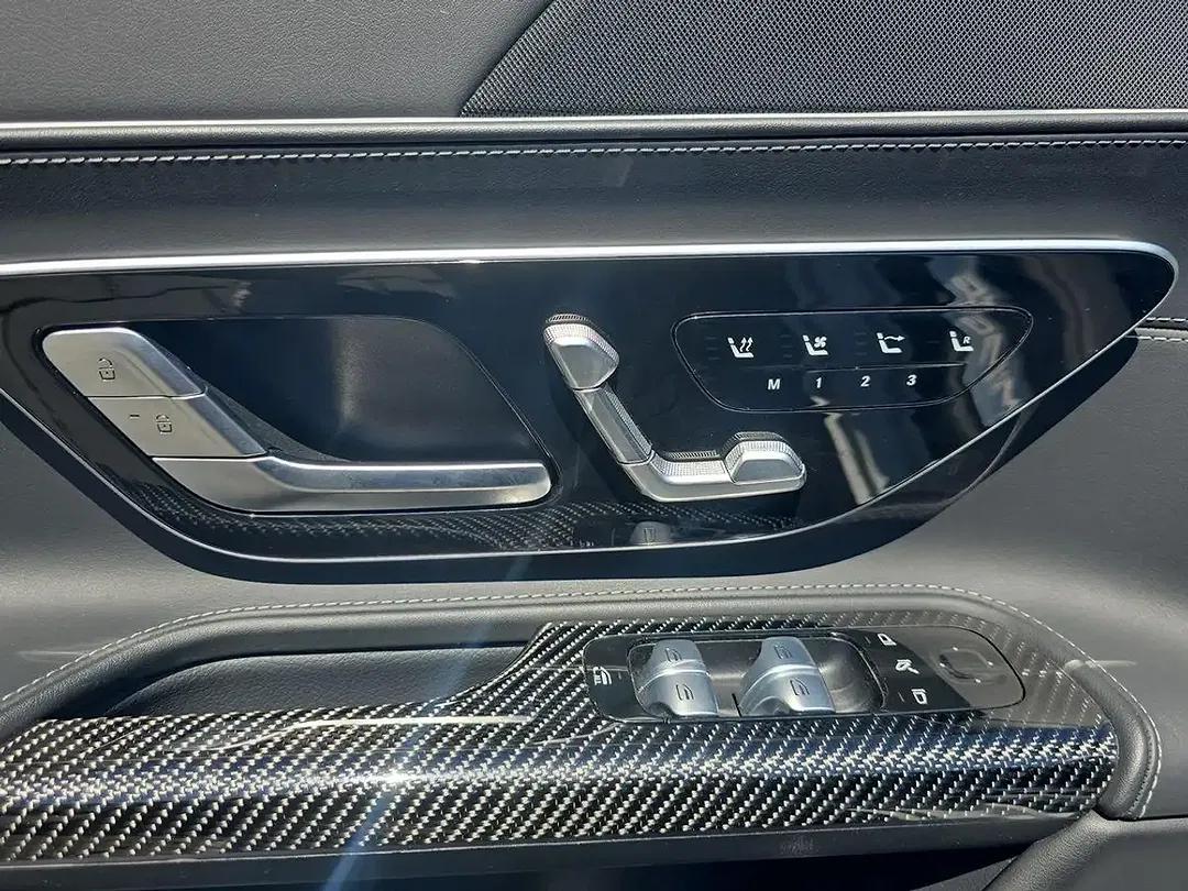 Mercedes-Benz SL 63 AMG - Thumbnail 10