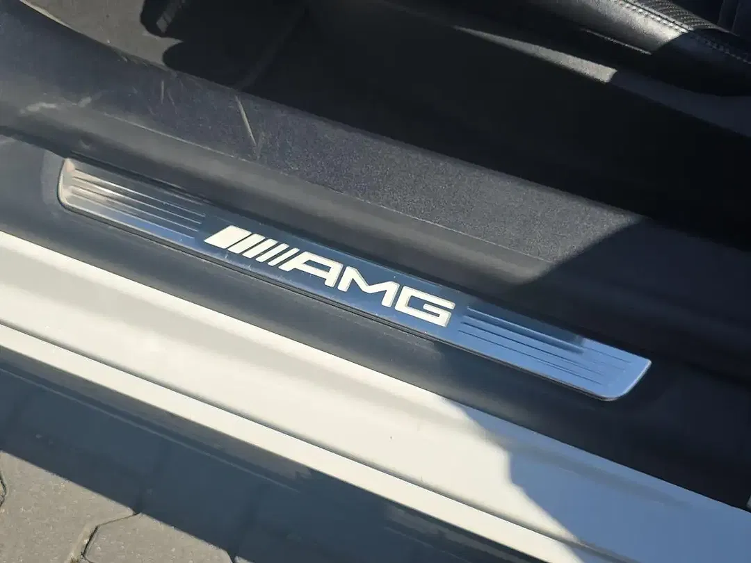 Mercedes-Benz SL 63 AMG - Thumbnail 12