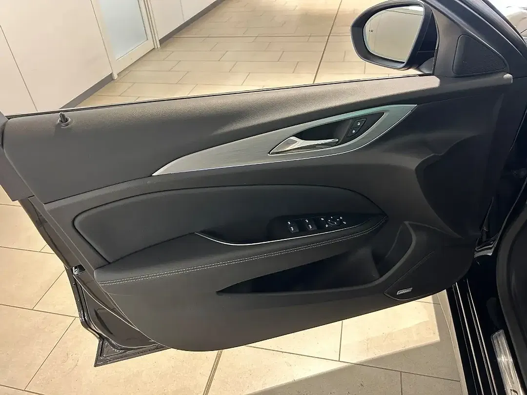 Opel Insignia - Thumbnail 11