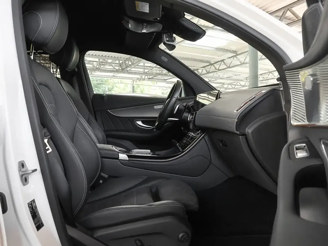 Mercedes-Benz EQC 400 - Thumbnail 4