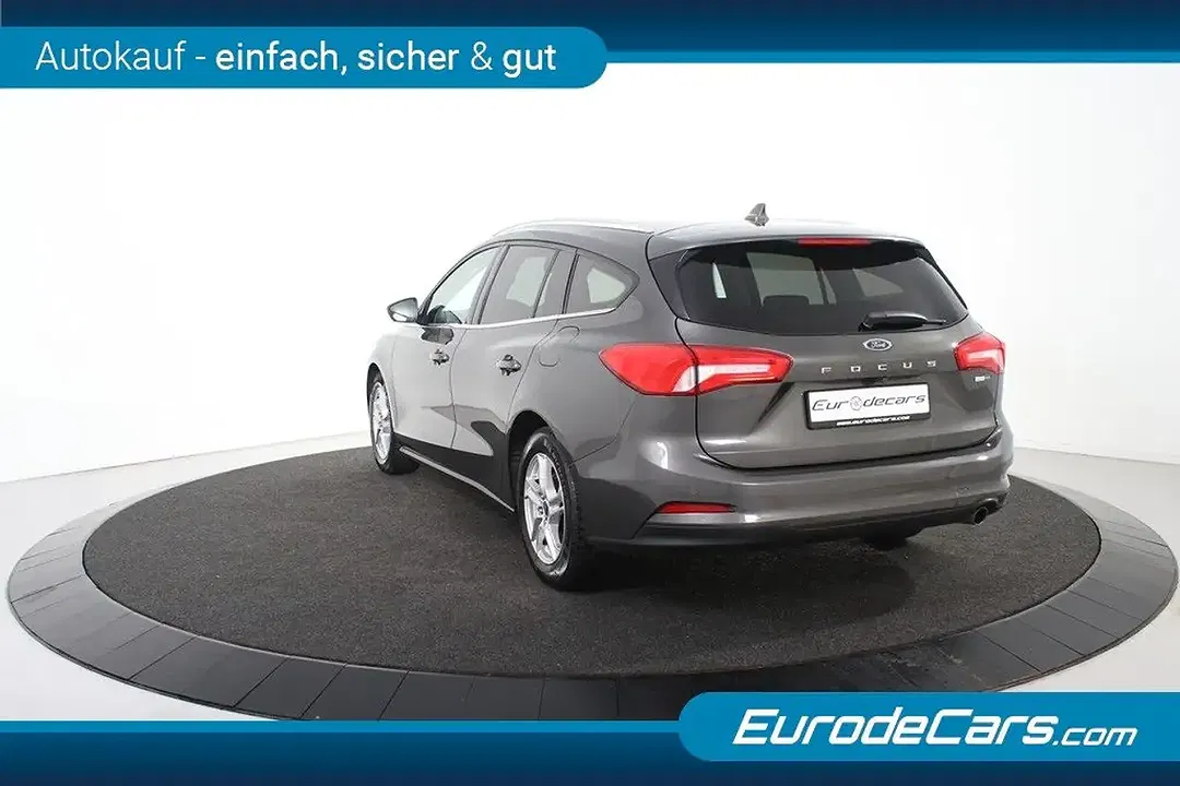 Ford Focus - Thumbnail 6