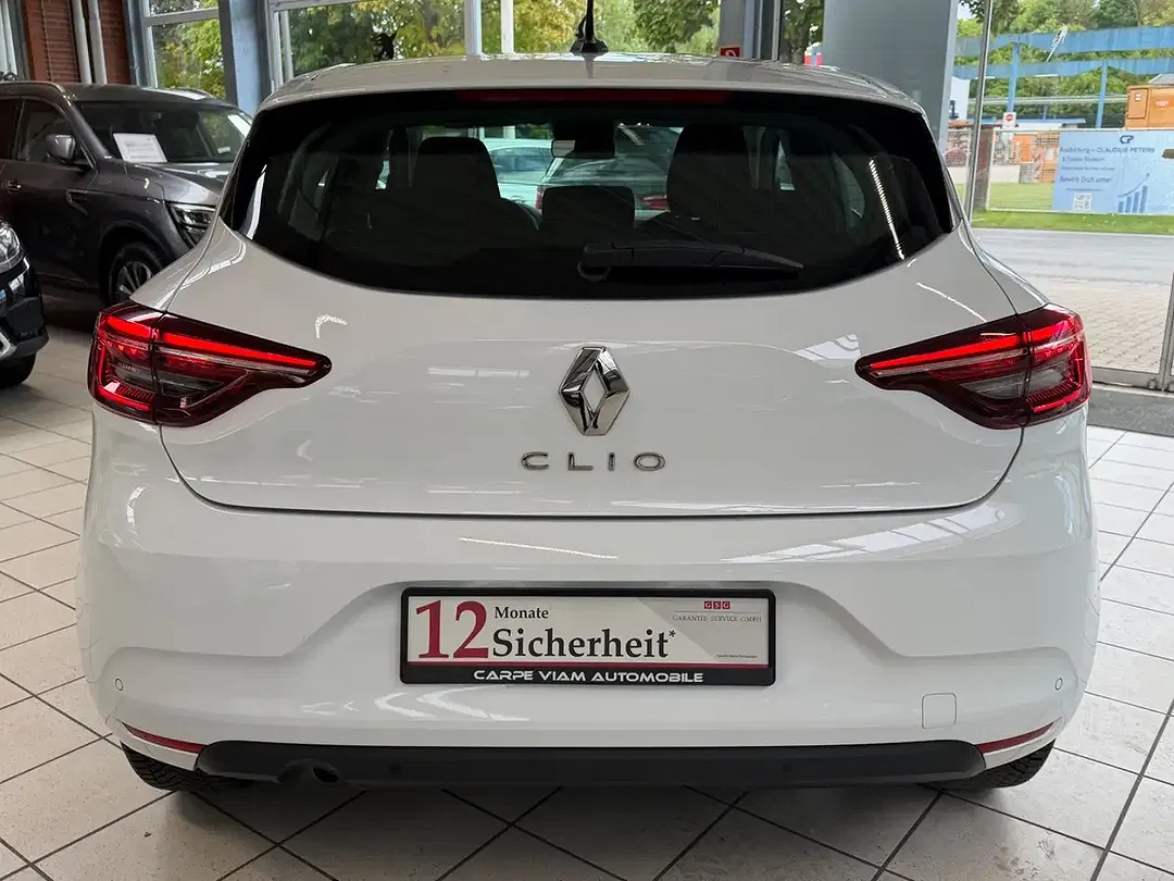 Renault Clio - Thumbnail 3