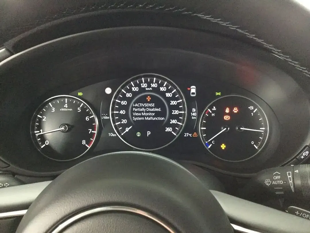 Mazda 3 - Thumbnail 9