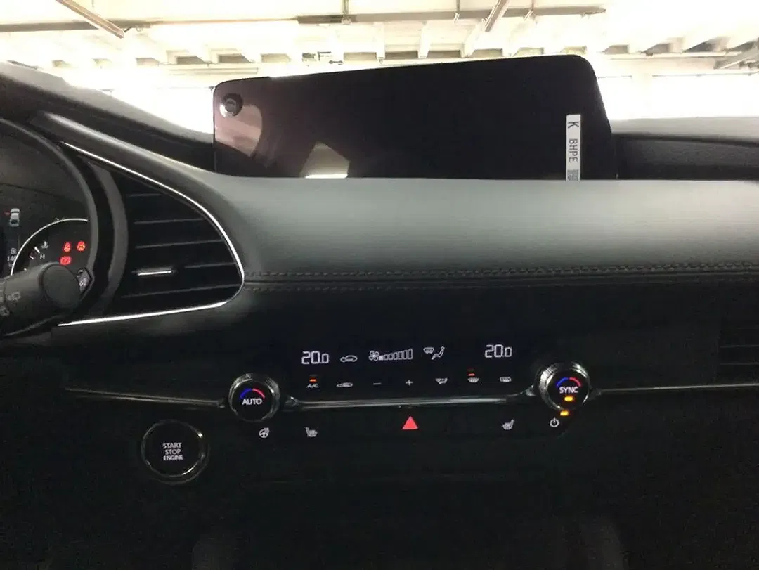 Mazda 3 - Thumbnail 10