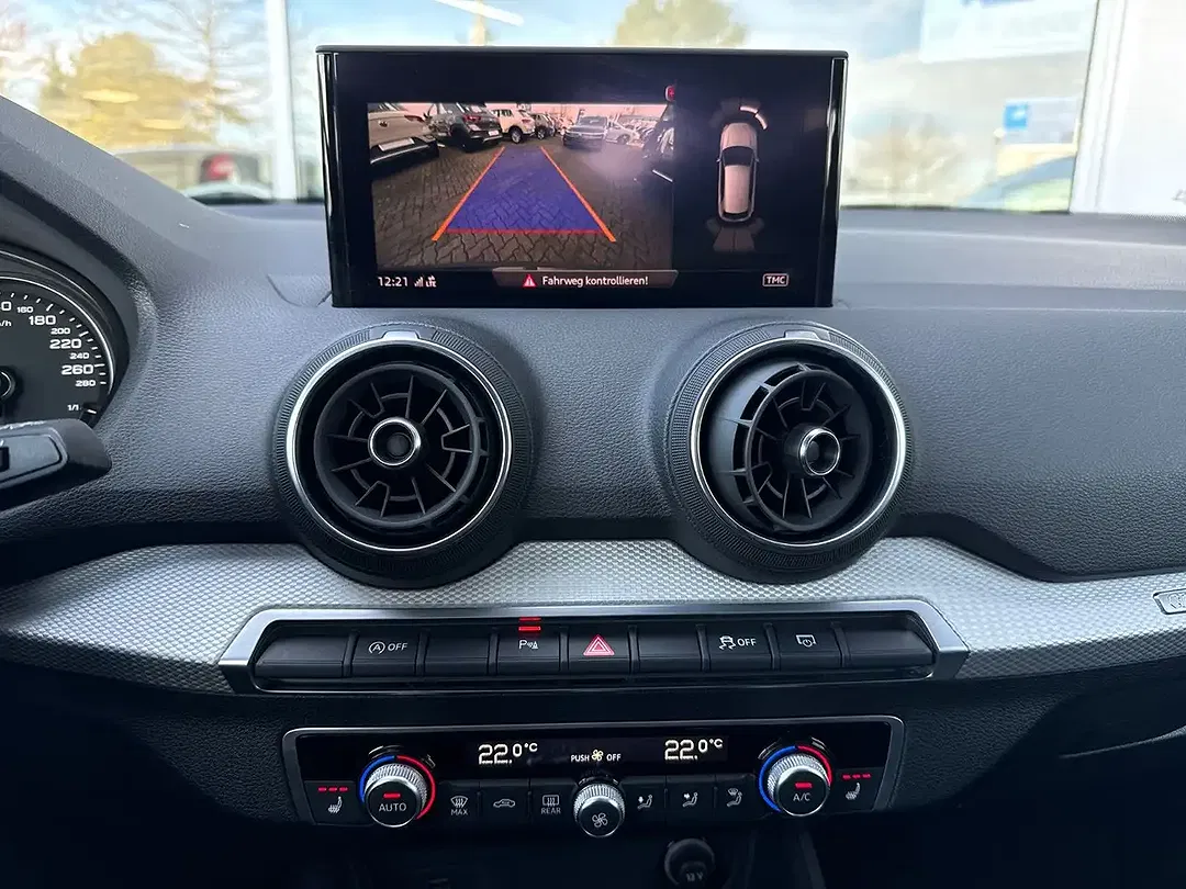 Audi Q2 - Thumbnail 10