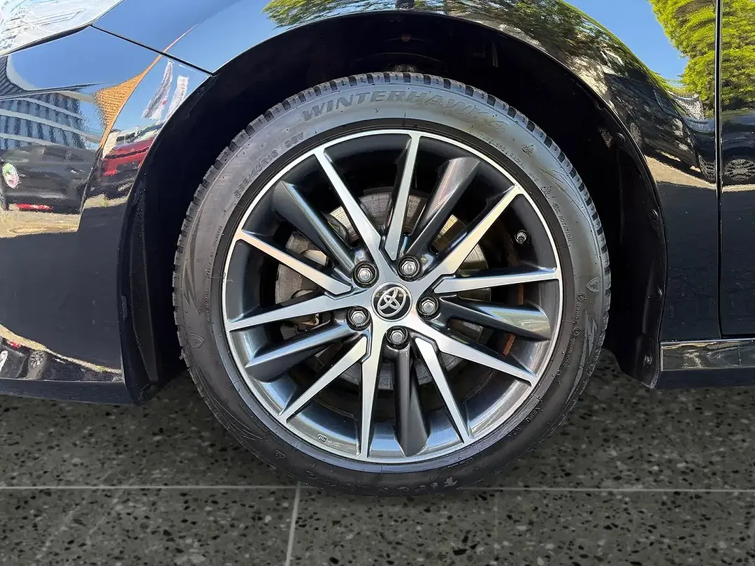 Toyota Camry - Thumbnail 14
