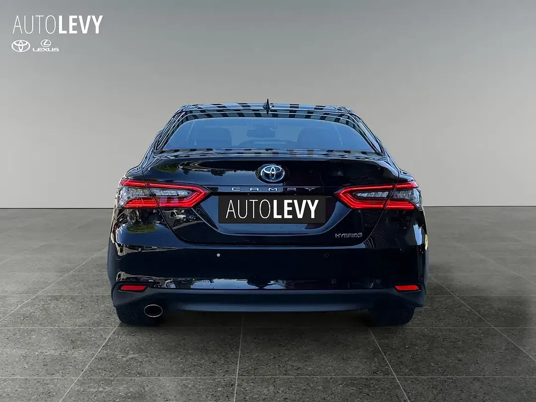 Toyota Camry - Thumbnail 4