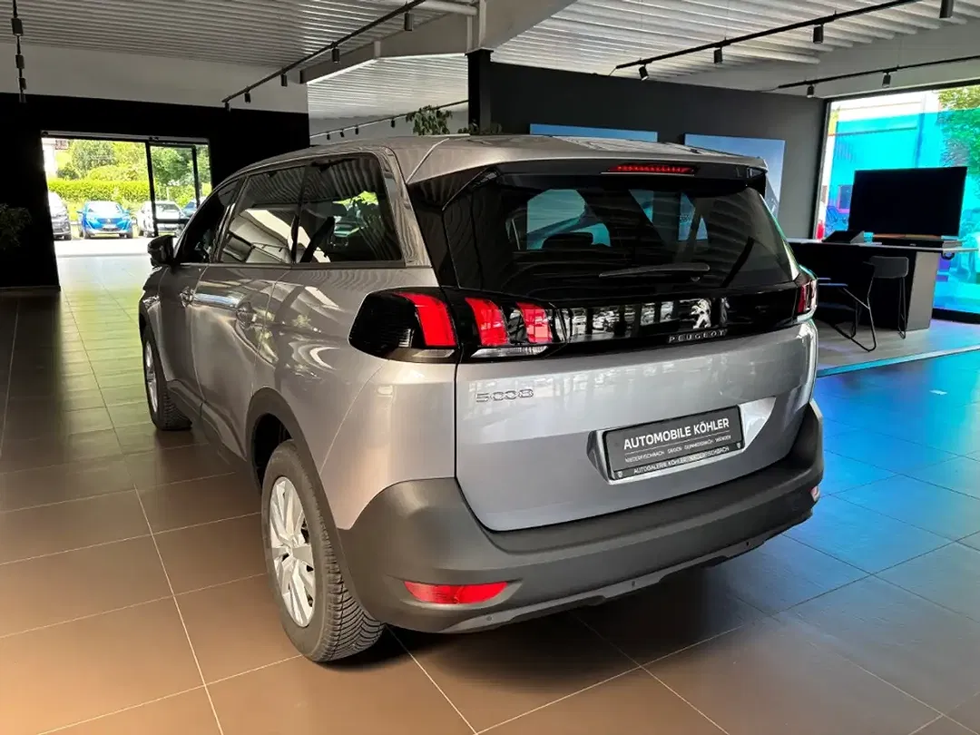 Peugeot 5008 - Thumbnail 6